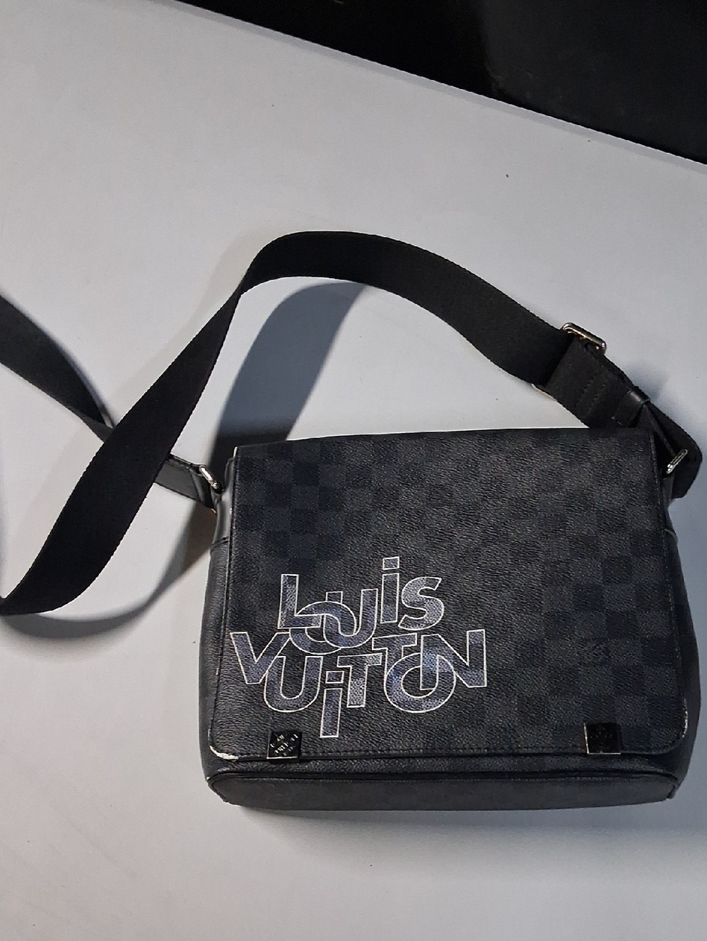 Louis Vuitton District Messenger PM Damier Graphite - Picture 1 of 9